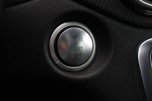 MERCEDES-BENZ GLA 200 Style i + GPS + LEDER + CAMERA + PDC + CRUISE + ALU 17