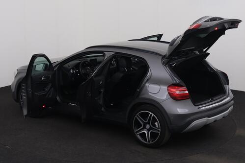 MERCEDES-BENZ GLA 200 Style i + GPS + LEDER + CAMERA + PDC + CRUISE + ALU 17