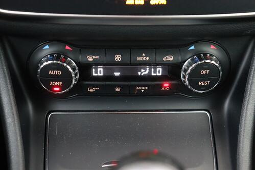 MERCEDES-BENZ GLA 200 Style i + GPS + LEDER + CAMERA + PDC + CRUISE + ALU 17
