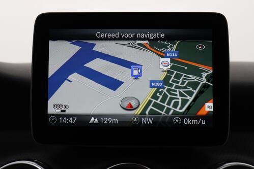 MERCEDES-BENZ GLA 200 Style i + GPS + LEDER + CAMERA + PDC + CRUISE + ALU 17