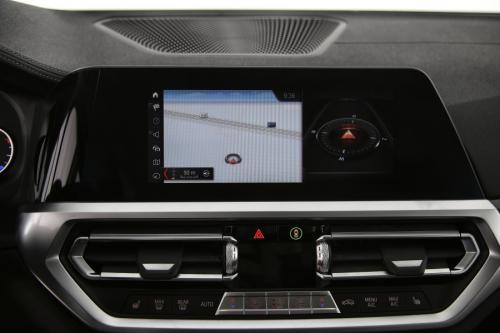 BMW 320 IA LUXURY LINE+ GPS + LEDER + CAMERA + PDC
