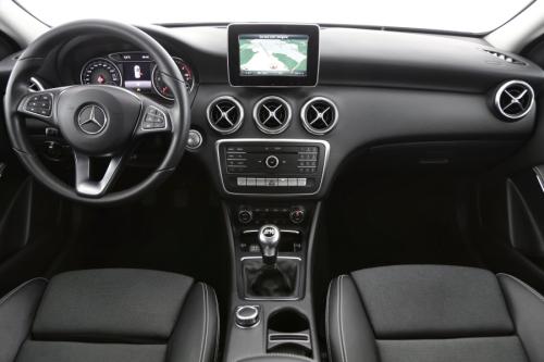 MERCEDES-BENZ A 180  BLUEEFFICIENCY EDITION STYLE D + GPS + CAMERA + PDC + CRUISE + ALU 16