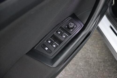 VOLKSWAGEN T-Roc 1.0 TSI STYLE + GPS + CARPLAY + PDC