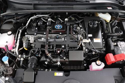 TOYOTA Corolla HATCHBACK 1.8i HYBRID CVT + A/T + GPS + CAMERA + PDC + CRUISE + ALU 