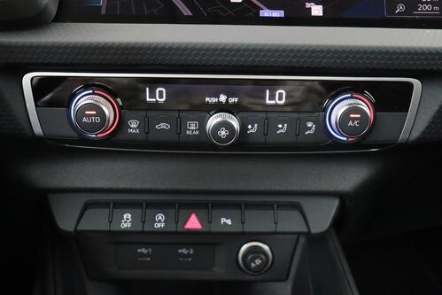 AUDI A1 SPORTBACK BUS.EDITION 25 1.0 TFSI S-TRONIC + GPS + PDC  + ALU