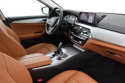 BMW 520 TOURING BUSINESS EDITION DA + GPS + LEDER + CAMERA + PDC + CRUISE + ALU 17 + TREKHAAK 