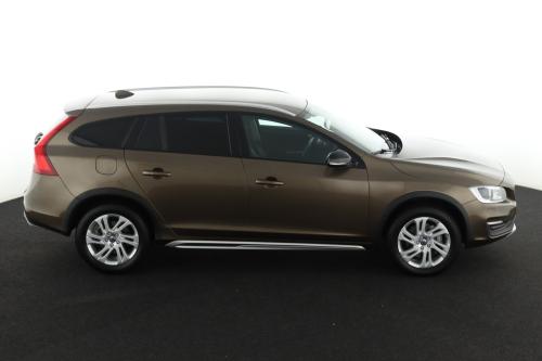 VOLVO V60 CROSS COUNTRY PLUS 2.0D3 GEARTRONIC + GPS + PDC + CRUISE + ALU 17 + XENON