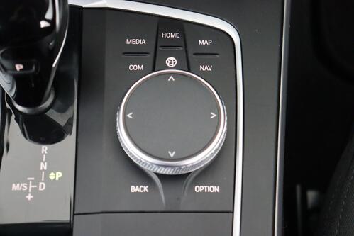 BMW 118 HACHT ADVANTAGE  iA + CARPLAY +  GPS + PDC + CRUISE + ALU 16