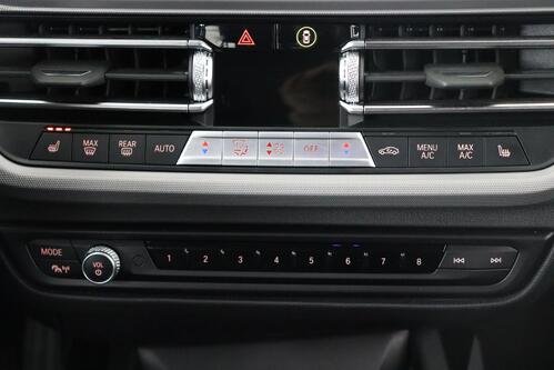 BMW 118 HACHT ADVANTAGE  iA + CARPLAY +  GPS + PDC + CRUISE + ALU 16