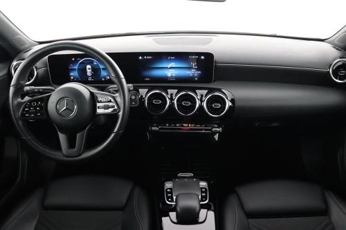 MERCEDES-BENZ A 200 BUS.SOLUTION 1.4i 7G-DCT + GPS + CAMERA + PDC + CRUISE + ALU 16