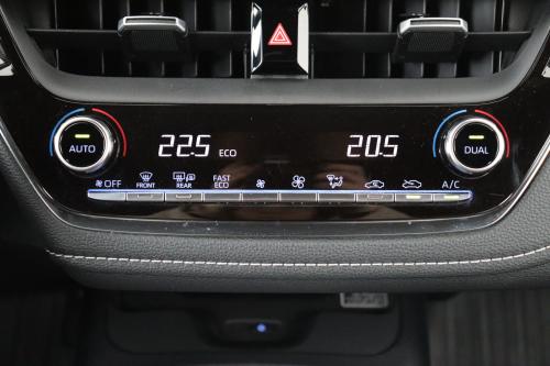 TOYOTA Corolla 1.8 VVT-i HYBRID  CVT + A/T + GPS + CAMERA + PDC + CRUISE + ALU