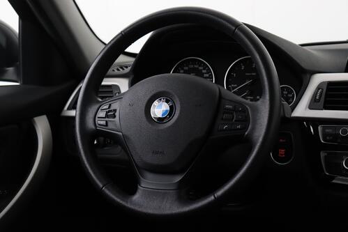 BMW 318 TOURING D + GPS + PDC + LEDER + ALU