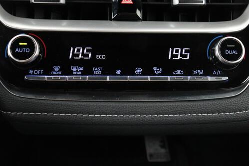 TOYOTA Corolla TS 1.8 E-CVT HYBRID + GPS + CAMERA + PDC + CRUISE + ALU 