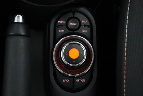 MINI Cooper 1.5i + GPS + PDC + CRUISE + ALU 