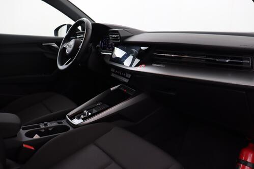 AUDI A3 SPORTBACK BUS.ATTRACTION 30 2.0TDI S-TRONIC + GPS + CARPLAY + PDC + CRUISE + ALU 16