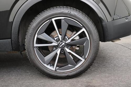 NISSAN Qashqai TEKNA MY22 e-POWER 2WD DESIGN COLD PACK + A/T + GPS + CARPLAY + CAMERA + PDC + CRUISE + PANO DAK + ALU + TREKHAAK 