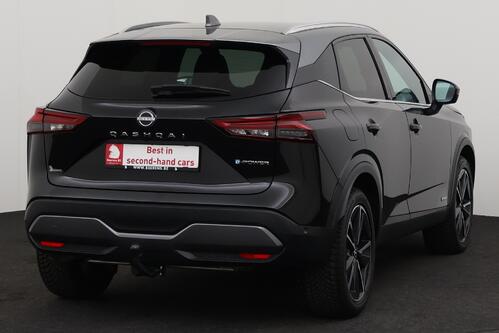 NISSAN Qashqai TEKNA MY22 e-POWER 2WD DESIGN COLD PACK + A/T + GPS + CARPLAY + CAMERA + PDC + CRUISE + PANO DAK + ALU + TREKHAAK 