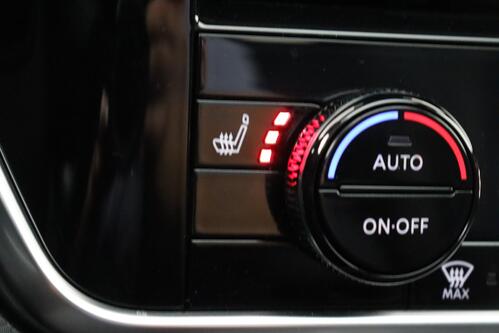 NISSAN Qashqai TEKNA MY22 e-POWER 2WD DESIGN COLD PACK + A/T + GPS + CARPLAY + CAMERA + PDC + CRUISE + PANO DAK + ALU + TREKHAAK 