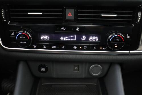 NISSAN Qashqai TEKNA MY22 e-POWER 2WD DESIGN COLD PACK + A/T + GPS + CARPLAY + CAMERA + PDC + CRUISE + PANO DAK + ALU + TREKHAAK 