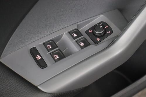 VOLKSWAGEN T-Cross 1.0 TSI  + GPS + LEDER + CARPLAY + CAMERA + PDC + CRUISE + ALU 16 +TREKHAAK