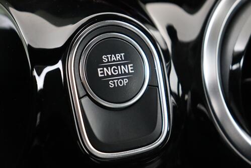 MERCEDES-BENZ GLA 250 e iA + GPS + LEDER + PDC + CRUISE + ALU 17 + TREKHAAK 