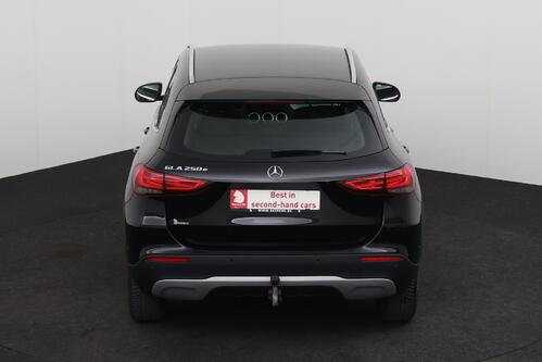 MERCEDES-BENZ GLA 250 e iA + GPS + LEDER + PDC + CRUISE + ALU 17 + TREKHAAK 