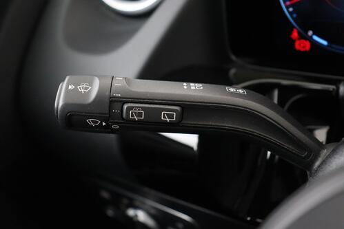 MERCEDES-BENZ GLA 250 e iA + GPS + LEDER + PDC + CRUISE + ALU 17 + TREKHAAK 