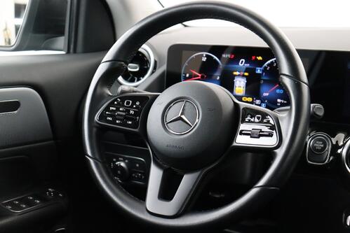 MERCEDES-BENZ GLA 250 e iA + GPS + LEDER + PDC + CRUISE + ALU 17 + TREKHAAK 