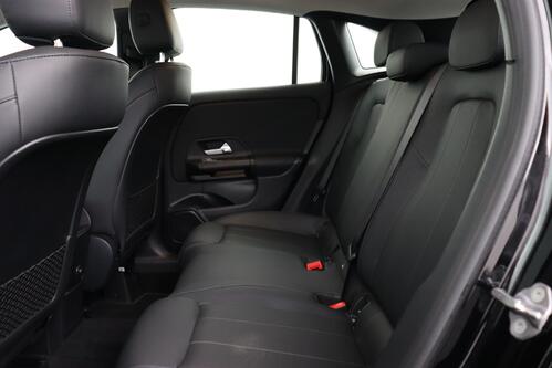 MERCEDES-BENZ GLA 250 e iA + GPS + LEDER + PDC + CRUISE + ALU 17 + TREKHAAK 
