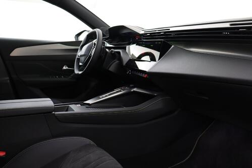 PEUGEOT 308 SW 1.2 PURETECH EAT8 GT-LINE + CARPLAY + GPS + CAMERA + PDC + CRUISE + LEDER/ALCANTARA + ALU 