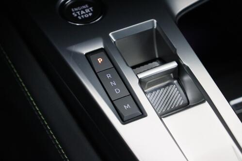 PEUGEOT 308 SW 1.2 PURETECH EAT8 GT-LINE + CARPLAY + GPS + CAMERA + PDC + CRUISE + LEDER/ALCANTARA + ALU 