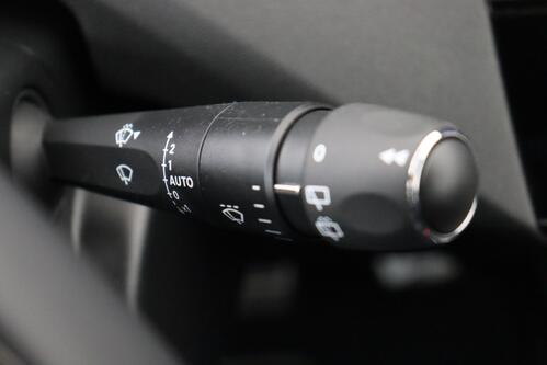 PEUGEOT 308 SW 1.2 PURETECH EAT8 GT-LINE + CARPLAY + GPS + CAMERA + PDC + CRUISE + LEDER/ALCANTARA + ALU 