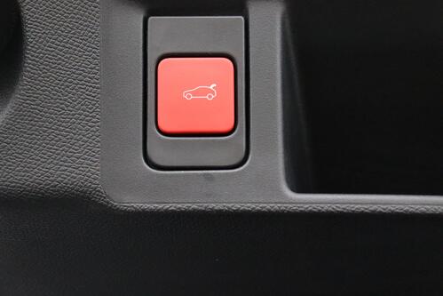 PEUGEOT 308 SW 1.2 PURETECH EAT8 GT-LINE + CARPLAY + GPS + CAMERA + PDC + CRUISE + LEDER/ALCANTARA + ALU 