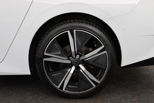 PEUGEOT 308 SW 1.2 PURETECH EAT8 GT-LINE + CARPLAY + GPS + CAMERA + PDC + CRUISE + LEDER/ALCANTARA + ALU 