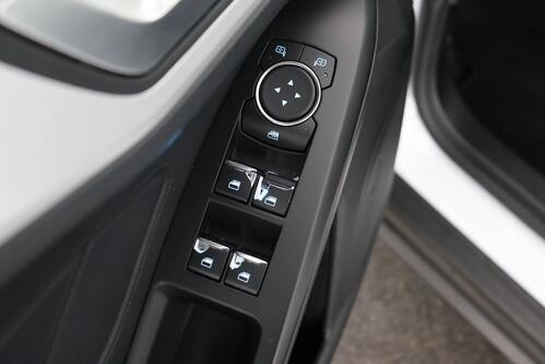 FORD Focus CONNECTED 1.0i ECOBOOST + GPS + CARPLAY + CAMERA + PDC + CRUISE + ALU 16