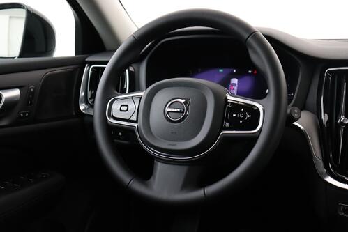 VOLVO V60 2.0 T6 RECHARGE PLUS AWD PHEV GEARTRONIC  + GPS + LEDER + CAMERA + PDC + CRUISE + ALU 19
