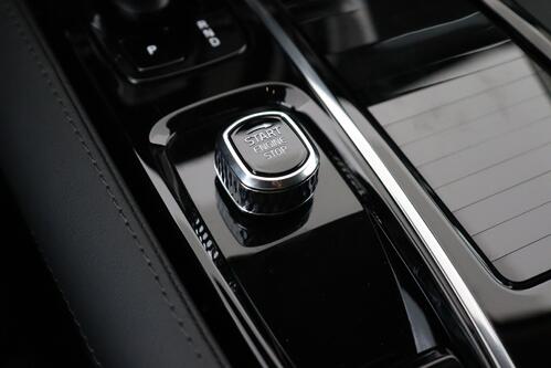 VOLVO V60 2.0 T6 RECHARGE PLUS AWD PHEV GEARTRONIC  + GPS + LEDER + CAMERA + PDC + CRUISE + ALU 19