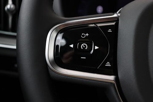 VOLVO V60 2.0 T6 RECHARGE PLUS AWD PHEV GEARTRONIC  + GPS + LEDER + CAMERA + PDC + CRUISE + ALU 19