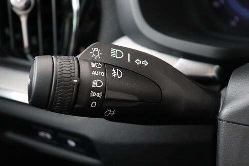 VOLVO V60 2.0 T6 RECHARGE PLUS AWD PHEV GEARTRONIC  + GPS + LEDER + CAMERA + PDC + CRUISE + ALU 19