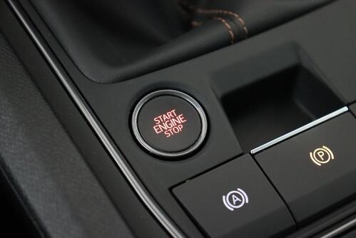 CUPRA Formentor 1.5 TSi + GPS + CARPLAY + HALF/LEDER + CAMERA + PDC + CRUISE + ALU 18