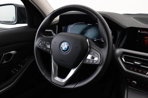 BMW 320 e IA BUSINESS EDITION PHEV + CARPLAY + GPS + CAMERA + PDC + CRUISE (ACC) + LEDER + ALU 17