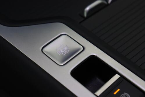 VOLKSWAGEN Passat Variant BUSINESS 2.0 TDI DSG  + GPS + CARPLAY + LEDER/ALCANTARA + CAMERA + PDC + CRUISE + ALU 16