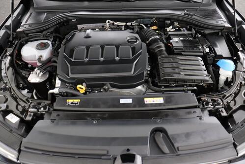 VOLKSWAGEN Passat Variant BUSINESS 2.0 TDI DSG  + GPS + CARPLAY + LEDER/ALCANTARA + CAMERA + PDC + CRUISE + ALU 16