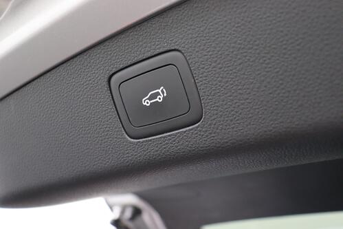 MG EHS  LUXURY  1.5 T GDI PHEV + A/T + GPS + LEDER + CAMERA + PDC + CRUISE + PANO DAK + ALU 18