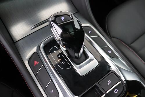 MG EHS  LUXURY  1.5 T GDI PHEV + A/T + GPS + LEDER + CAMERA + PDC + CRUISE + PANO DAK + ALU 18