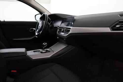 BMW 320  e iA  PHEV+ CARPLAY + GPS + PDC + CRUISE + ALU 