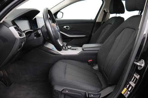 BMW 320  e iA  PHEV+ CARPLAY + GPS + PDC + CRUISE + ALU 