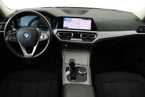 BMW 320  e iA  PHEV+ CARPLAY + GPS + PDC + CRUISE + ALU 