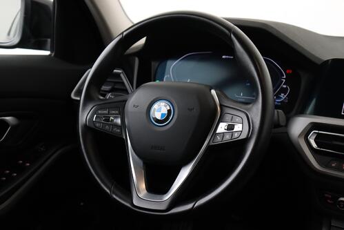 BMW 320  e iA  PHEV+ CARPLAY + GPS + PDC + CRUISE + ALU 
