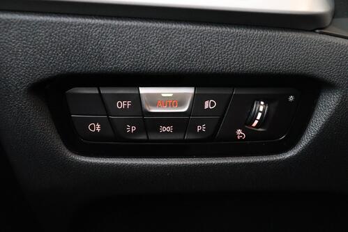 BMW 320  e iA  PHEV+ CARPLAY + GPS + PDC + CRUISE + ALU 